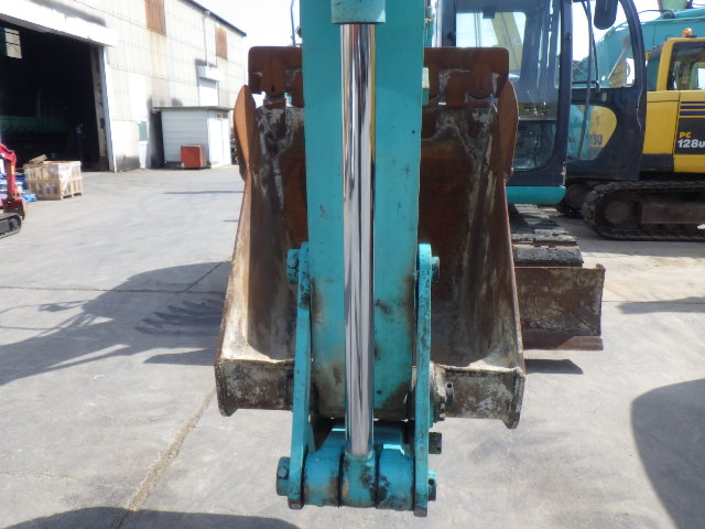 Máy xúc Kobelco SK135SR-2 2011